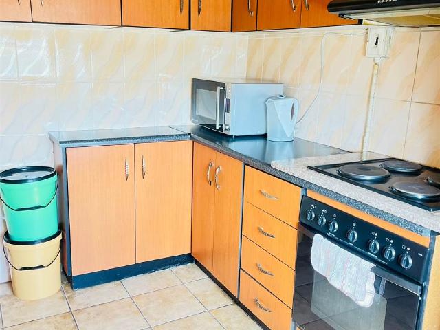 2 Bedroom Flat in Verulam Central