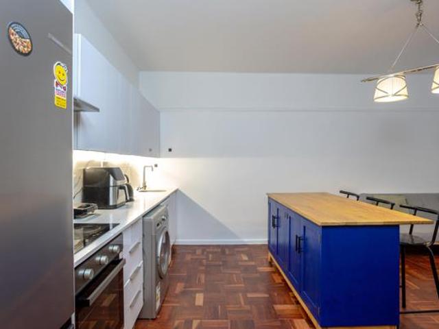 2 Bedroom Flat in Vredehoek
