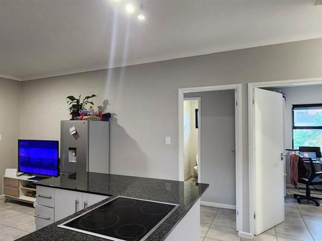 2 Bedroom Flat in Waterfall
