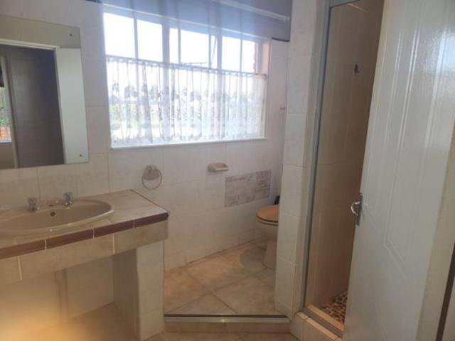 2 Bedroom Flat in White River Outlying