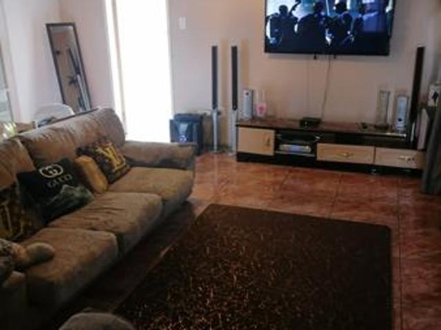 2 Bedroom Flat in Witbank Central