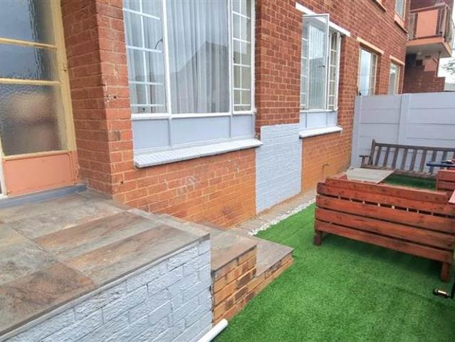 2 Bedroom Flat in Witpoortjie