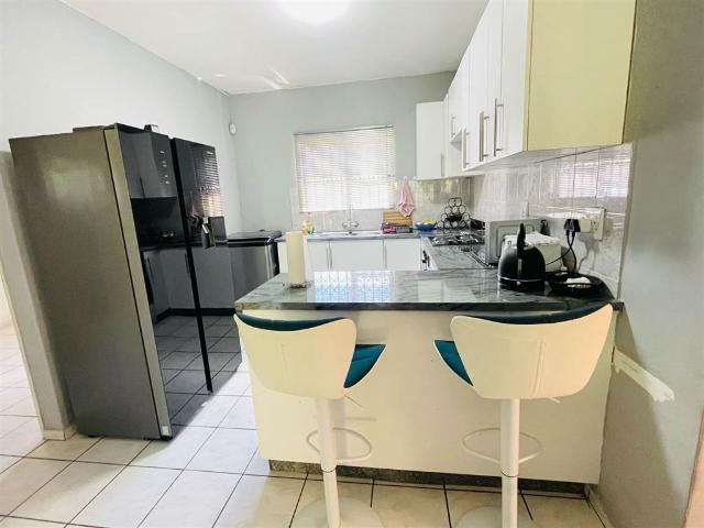2 Bedroom Flat in Arboretum