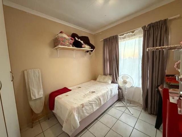 2 Bedroom Flat in Arboretum