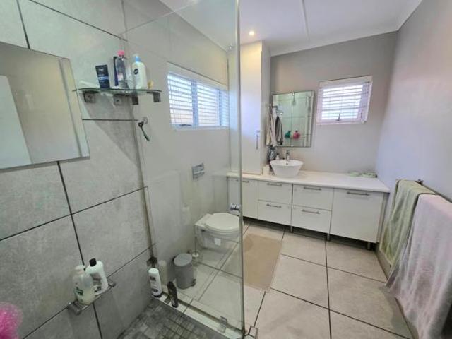 2 Bedroom Flat in Beacon Bay