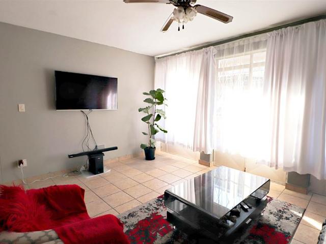 2 Bedroom Flat in Birchleigh