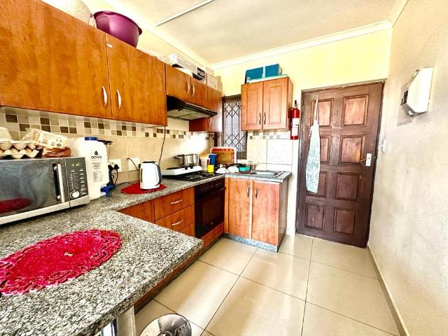 2 Bedroom Flat in Brackenham