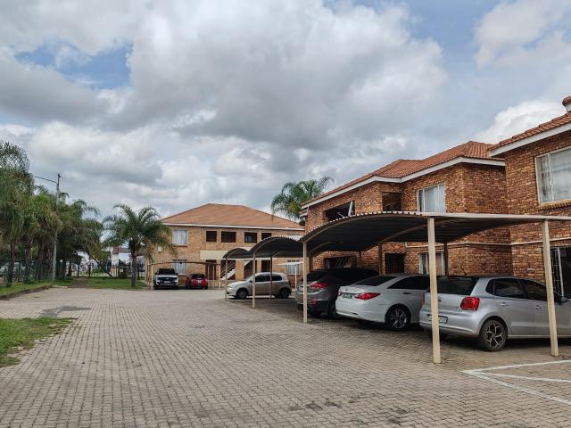 2 Bedroom Flat in Brits Central