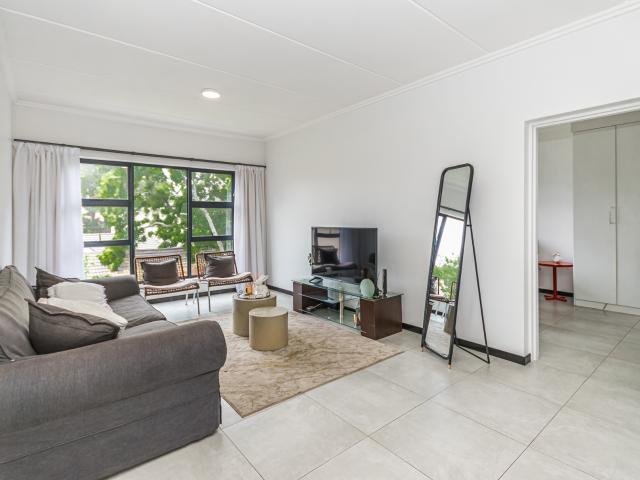 2 Bedroom Flat in Bryanston