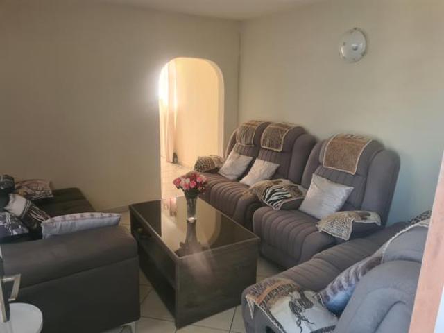 2 Bedroom Flat in Cosmo City