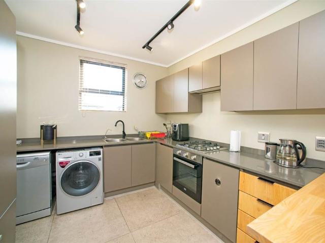 2 Bedroom Flat in Ebotse Estate