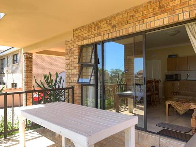 2 Bedroom Flat in Ferreira Town