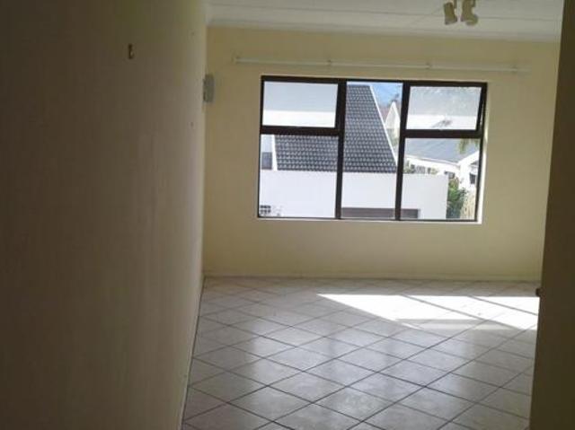2 Bedroom Flat in George Central