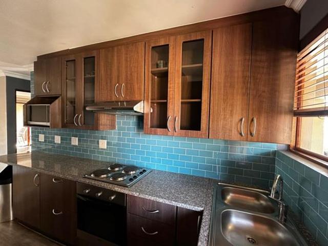 2 Bedroom Flat in Glen Marais