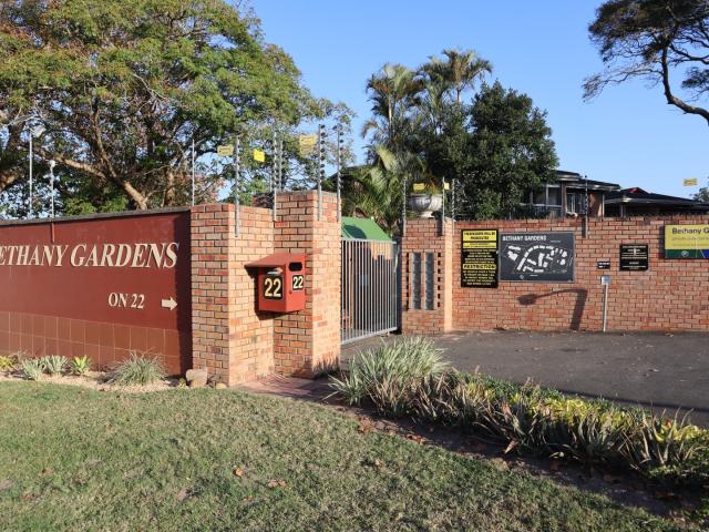 2 Bedroom Flat in Hatton Estate