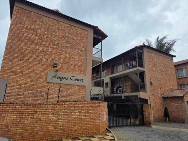 2 bedroom flat in kempton park