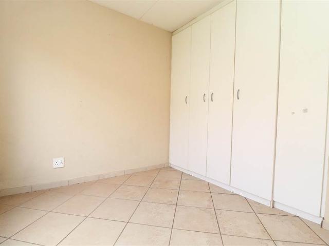 2 Bedroom Flat in Krugersrus