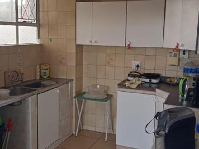 2 Bedroom Flat in Montclair