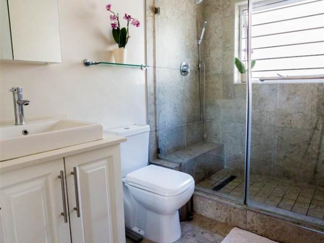 2 Bedroom Flat in Morningside