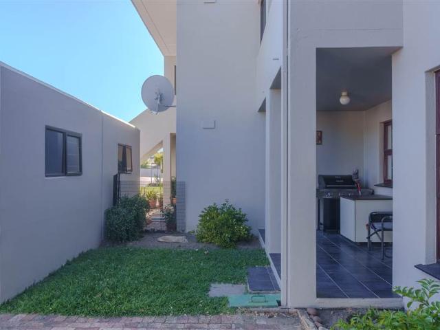 2 Bedroom Flat in Paarl