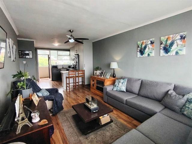 2 Bedroom Flat in Paarl Central West