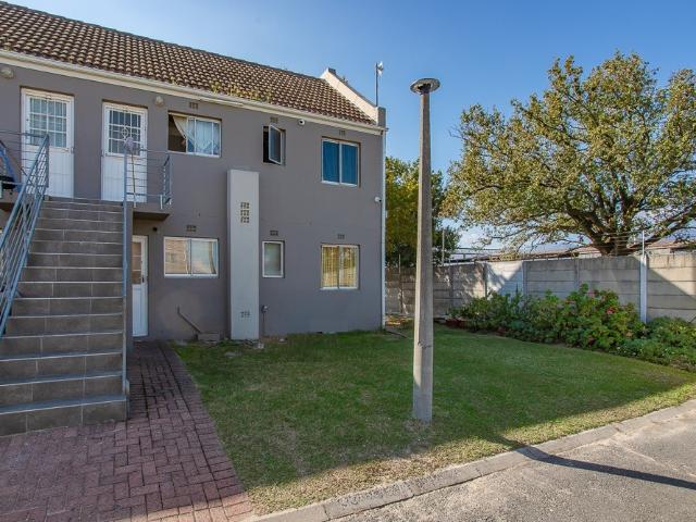 2 Bedroom Flat in Paarl South