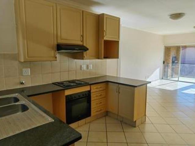 2 Bedroom Flat in Paramount Estate