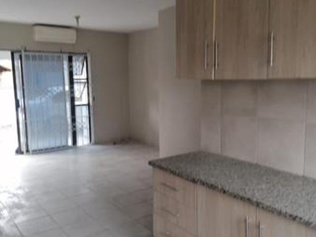 2 Bedroom Flat in Parkgate