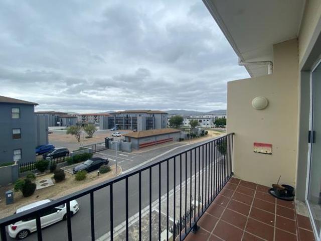 2 Bedroom Flat in Parklands
