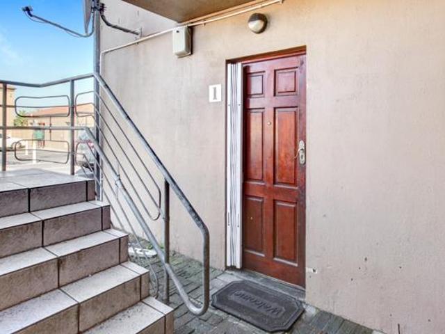 2 Bedroom Flat in Parklands