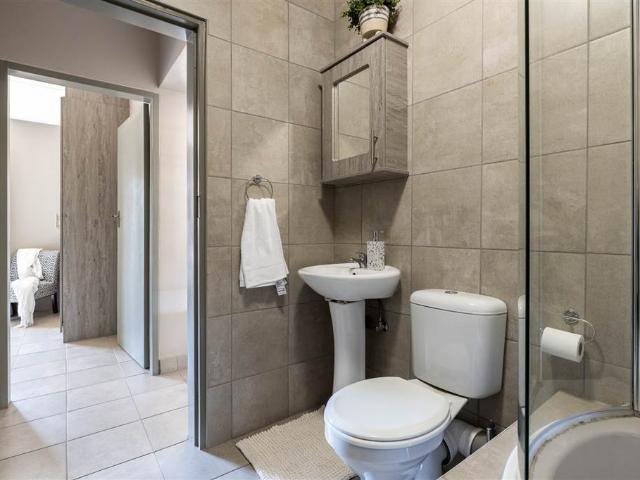 2 Bedroom Flat in Pretorius Park