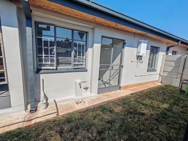 2 Bedroom Flat in Queenswood