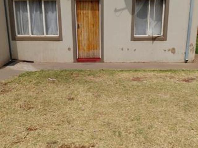 2 Bedroom Flat in Randfontein Central