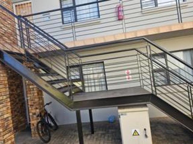 2 Bedroom Flat in Rhodesdene