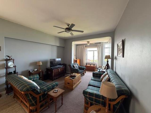 2 Bedroom Flat in Scottburgh Central