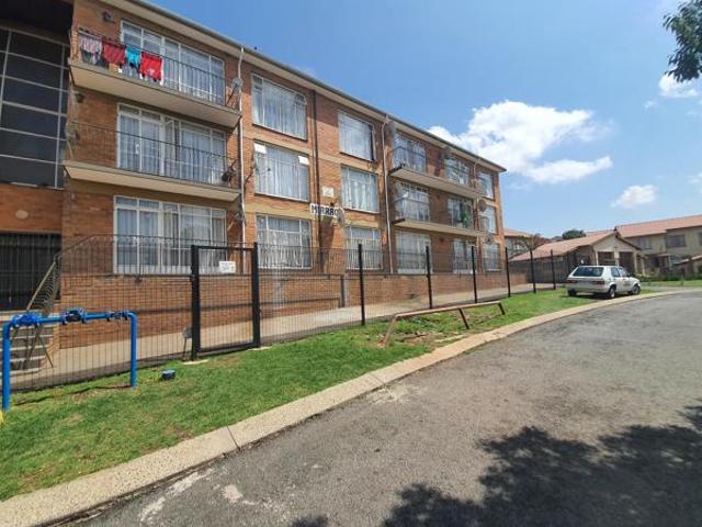 2 Bedroom Flat in South Crest