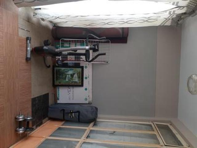 2 bedroom flat on the market in kemp.