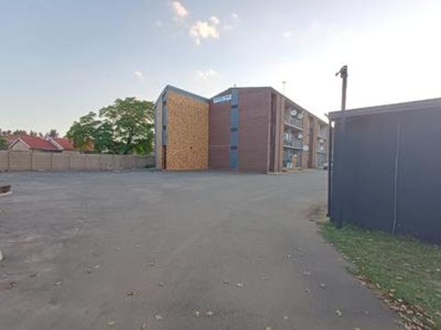 2 bedroom flat on ground floor on th.
