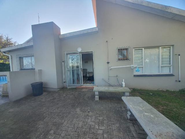 2 Bedroom Flat Rented in Beacon Bay