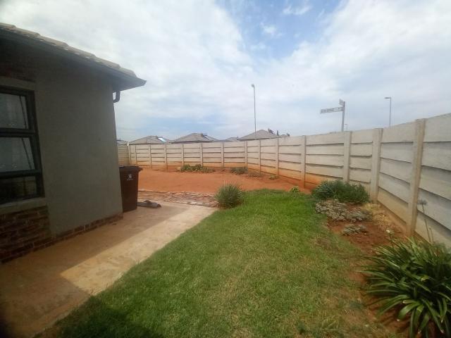 2 Bedroom Freehold For Sale in Crystal Park
