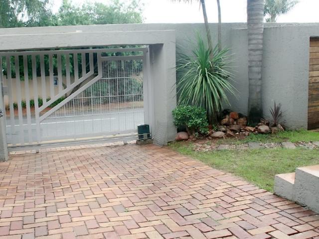 2 Bedroom Freehold To Let in Albertville