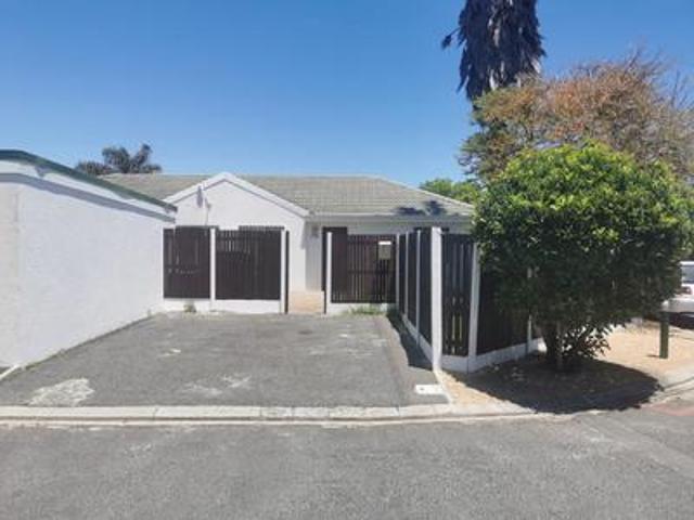 2 bedroom freestanding home in secur.