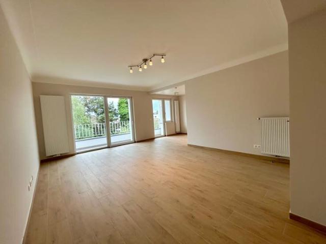 2 bedroom fully renovated apartment