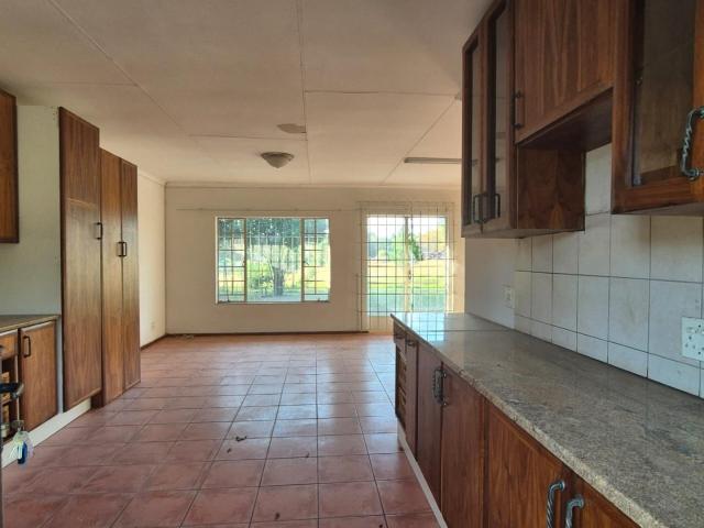 2 Bedroom House + Cottage/Flat to Rent in Crowthorne AH