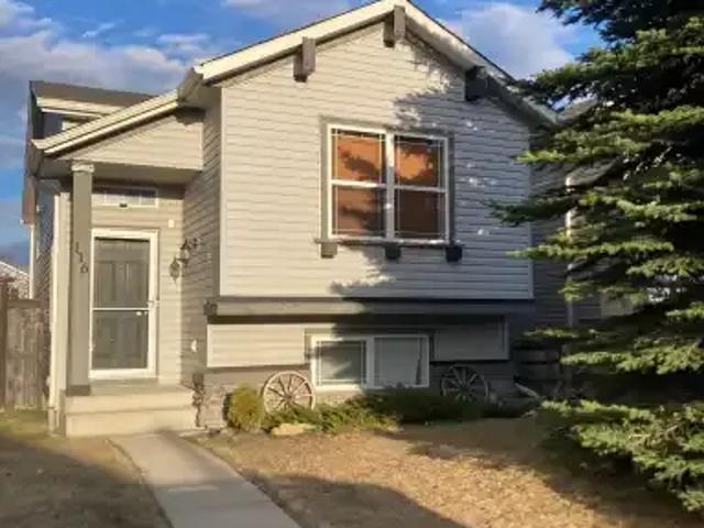 2 Bedroom House Calgary AB 102701385
