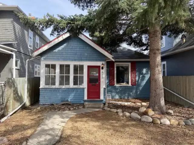 2 Bedroom House Calgary AB 104638475