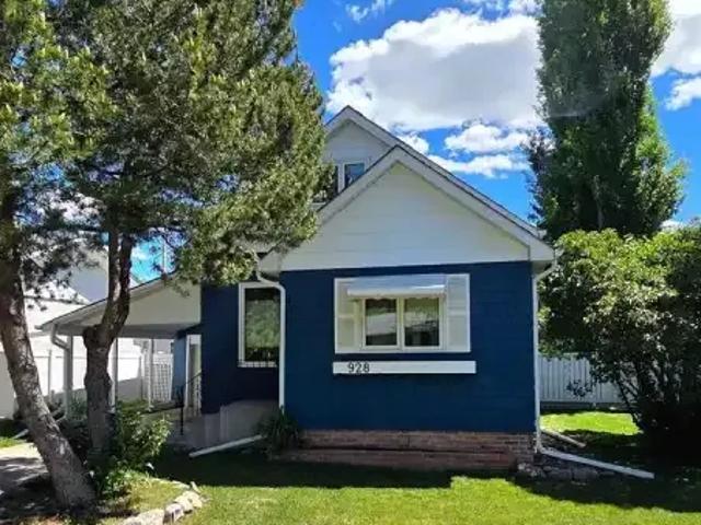 2 Bedroom House Calgary AB 104183089