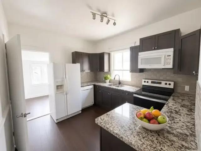 2 Bedroom House Calgary AB 105410850