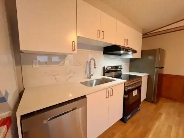 2 Bedroom House Calgary AB 105004647