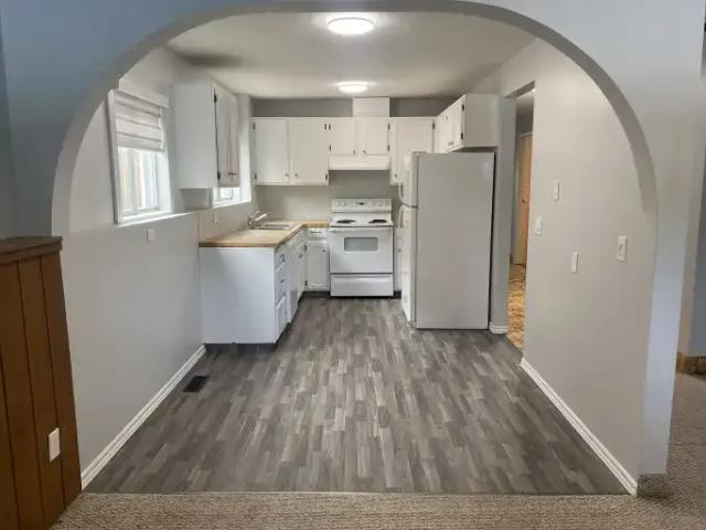 2 Bedroom House Calgary AB LS101441239
